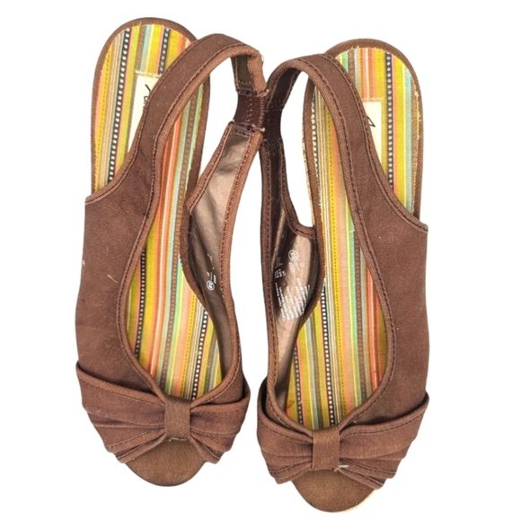 American Eagle 4" Fabric Canvas Wedges Size 8.5W - Picture 2 of 10